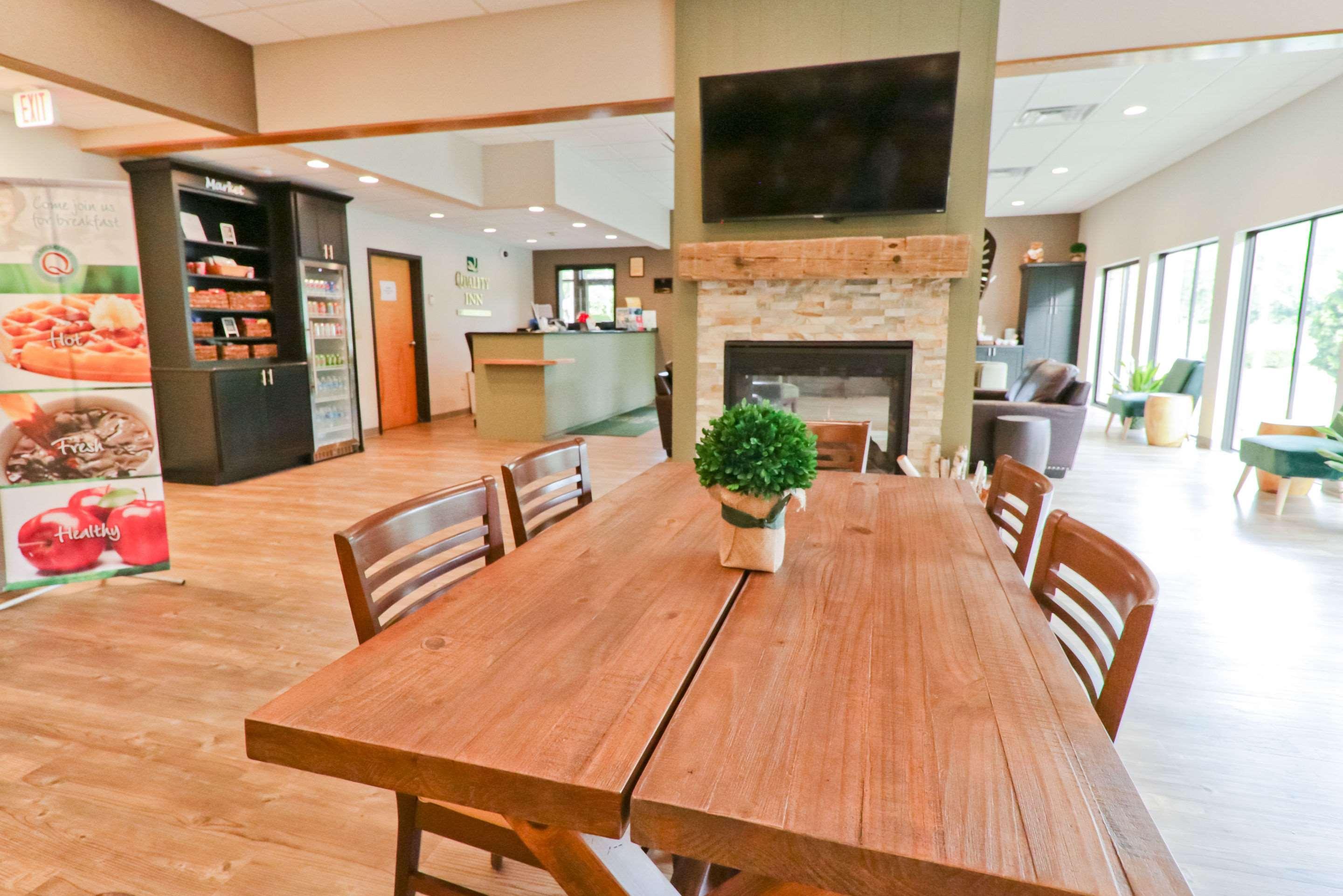 Quality Inn Shelburne - Burlington Экстерьер фото